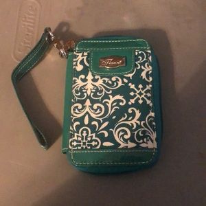 Flaunt wristlet